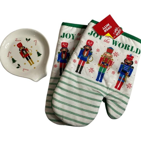 Holiday Style Christmas Nutcracker Spoon Rest and 2 Pot Holders NWT Home Decor - Picture 1 of 15
